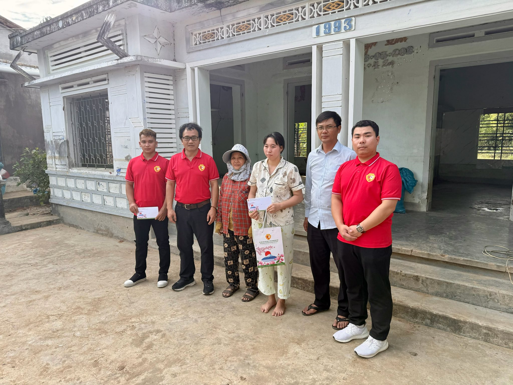 FAVIJA Trao Quà Hỗ Trợ Đồng Bào Vùng Lũ Xã Tây Hoà, Đắk Lắk
