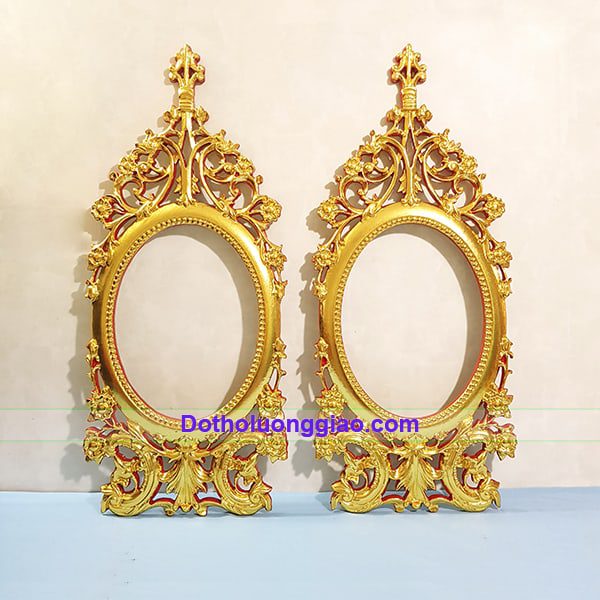 khung-kham-cong-giao-thep-vang