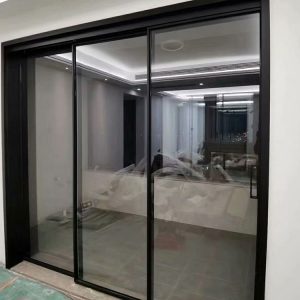 cua-nhom-kinh-ray-treo