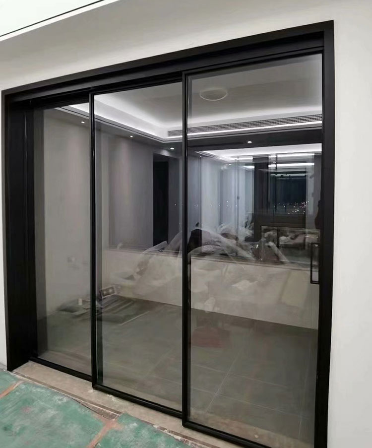 cua-nhom-kinh-ray-treo