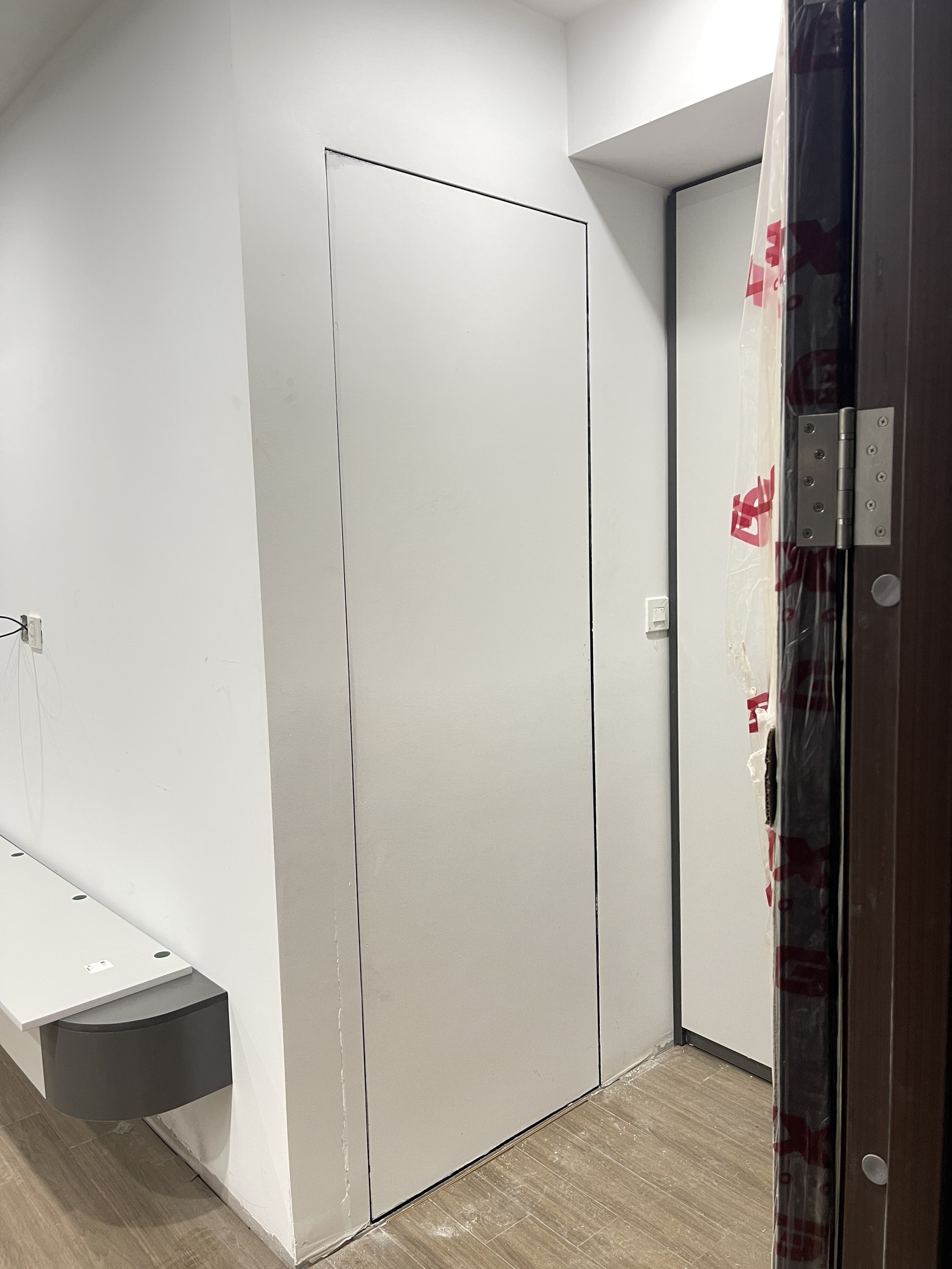 Tận hưởng không gian sống độc đáo với cửa giấu khuôn